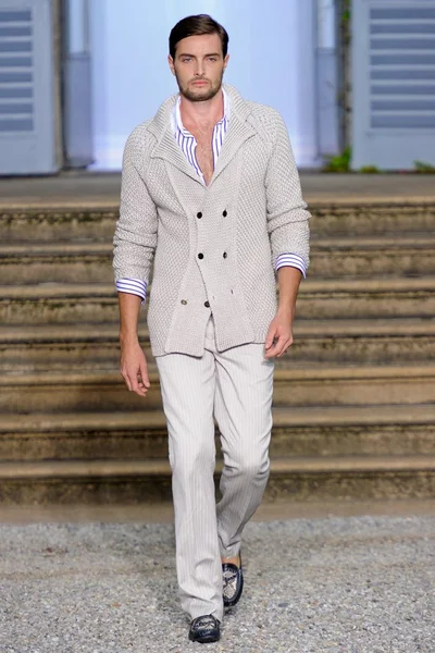Look 13